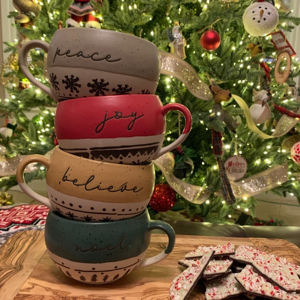 NWT / Rustic Stoneware Holiday Mug Set (4), 16oz.